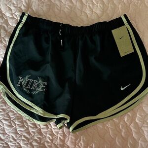 Nike Women's Standard Fit Running Shorts *NEW*